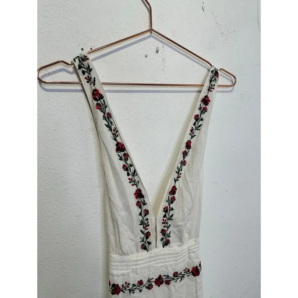 SAYLOR White Red Floral Embroidered Criss-Cross Back Tie Flowy Dress sz Medium - Picture 6 of 10